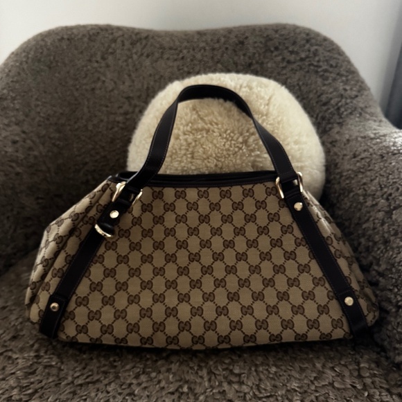 Gucci Handbags - Gucci Abbey bag